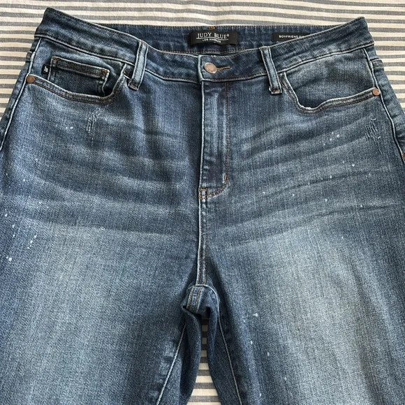Women’s Judy Blue Low Rise Boyfriend Distressed Jeans; Size 14. - Picture 11 of 16
